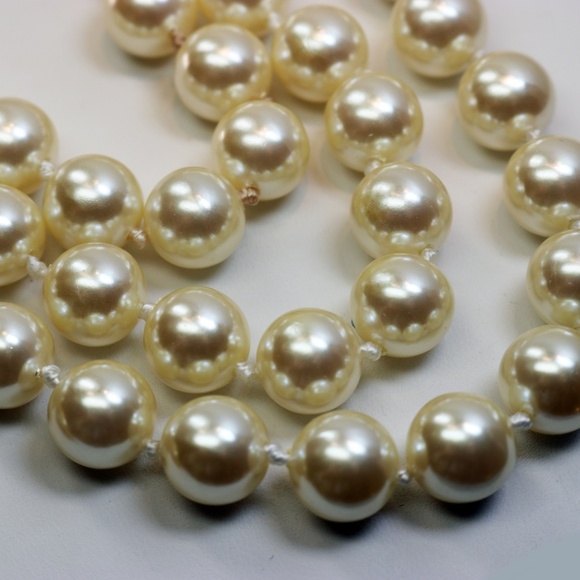 Vintage Carolee 3-Strand 9mm Pearl Bracelet - Picture 12 of 15